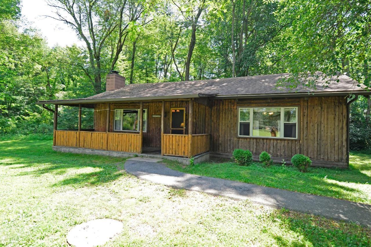 Countryside Cottages Bartonsville Room photo